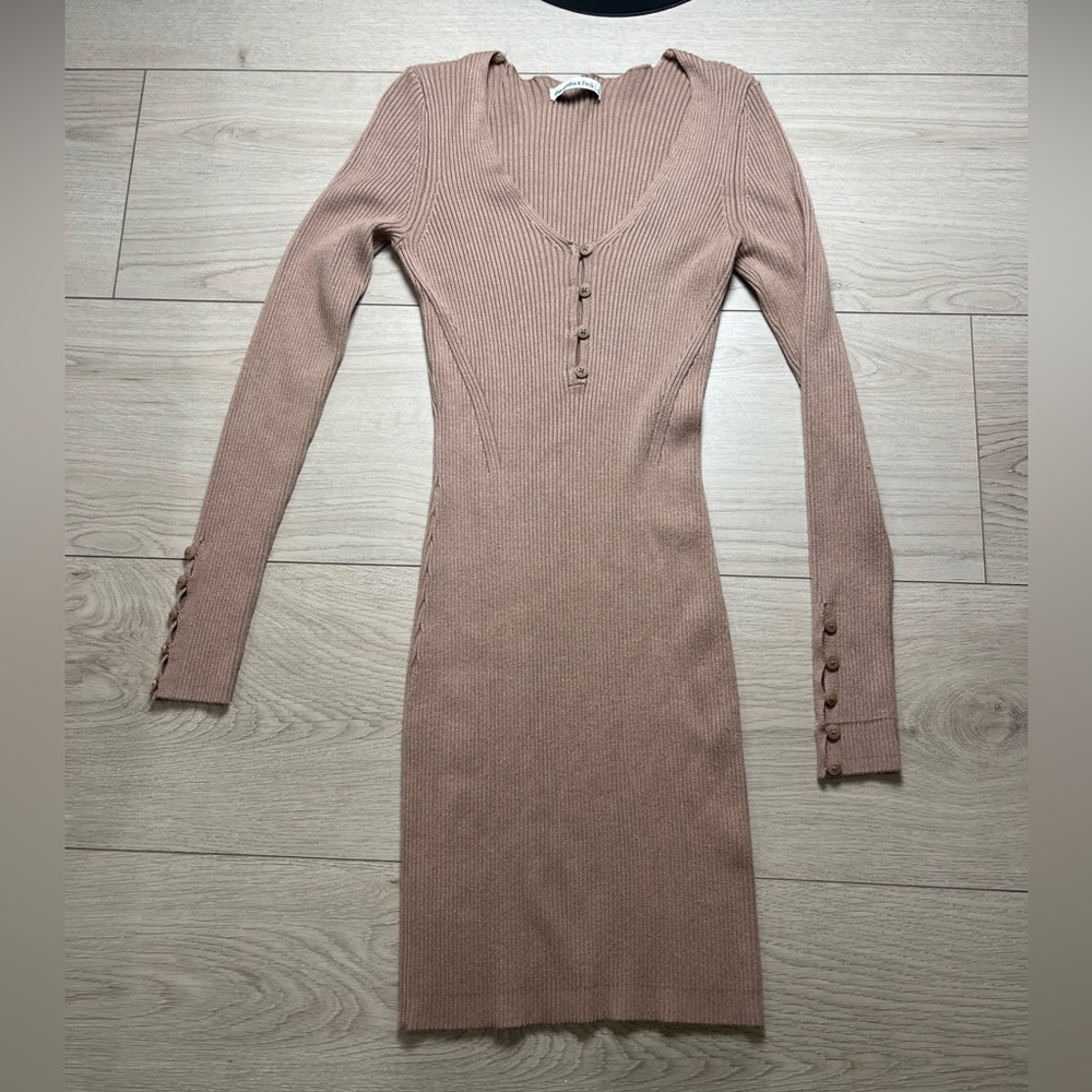 Abercrombie & Fitch Women’s Tan Form Fit Dress Long Leave Button Details Small